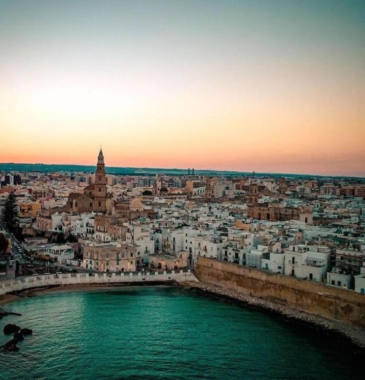 Appartamento Route 64 Monopoli - East - Historic Center Esterno foto